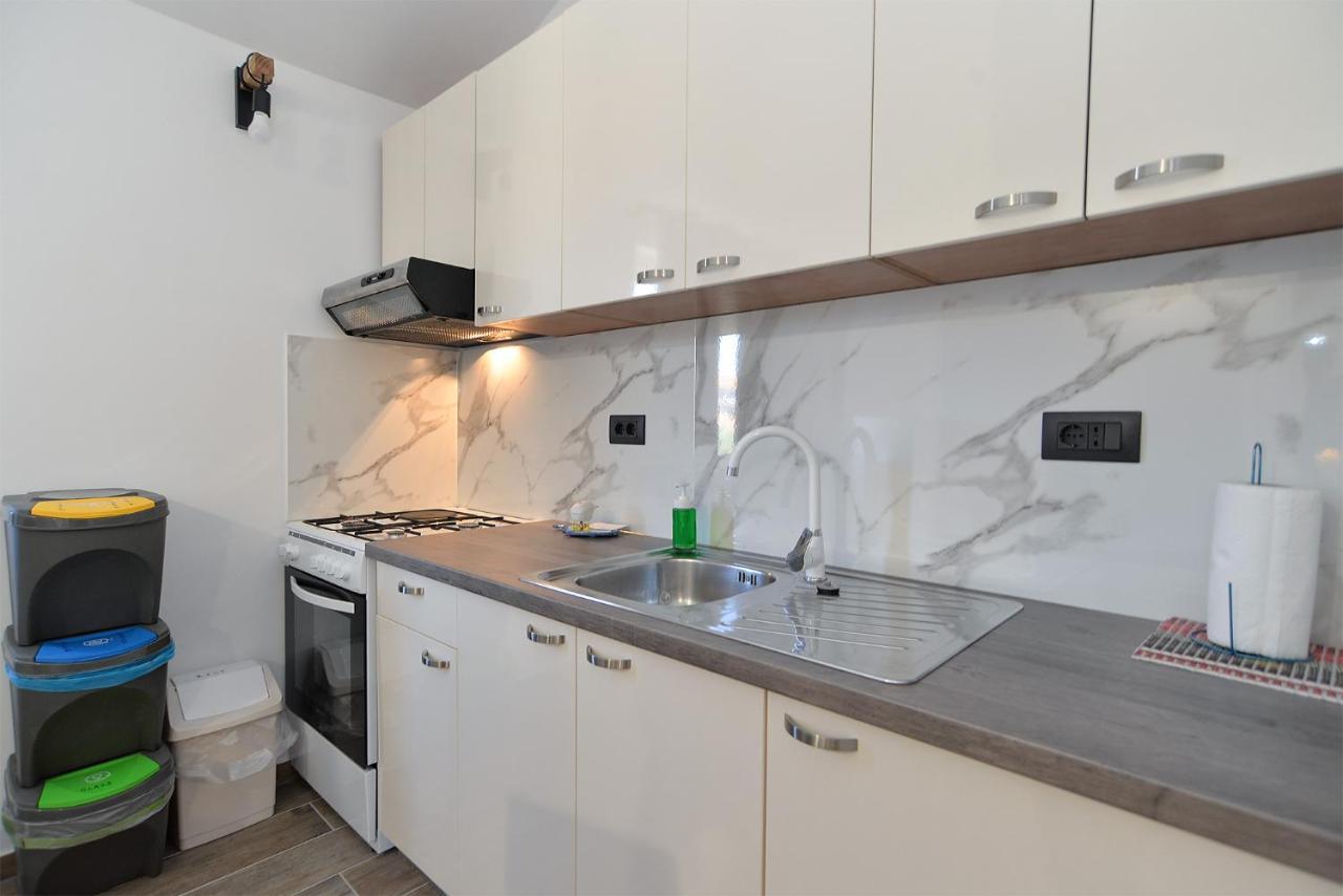Apartments Elizabeta 1701 Fažana Extérieur photo