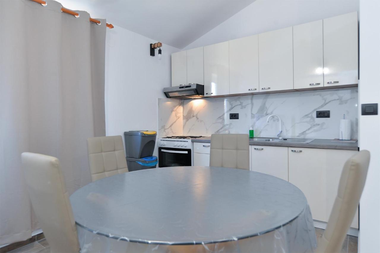 Apartments Elizabeta 1701 Fažana Extérieur photo