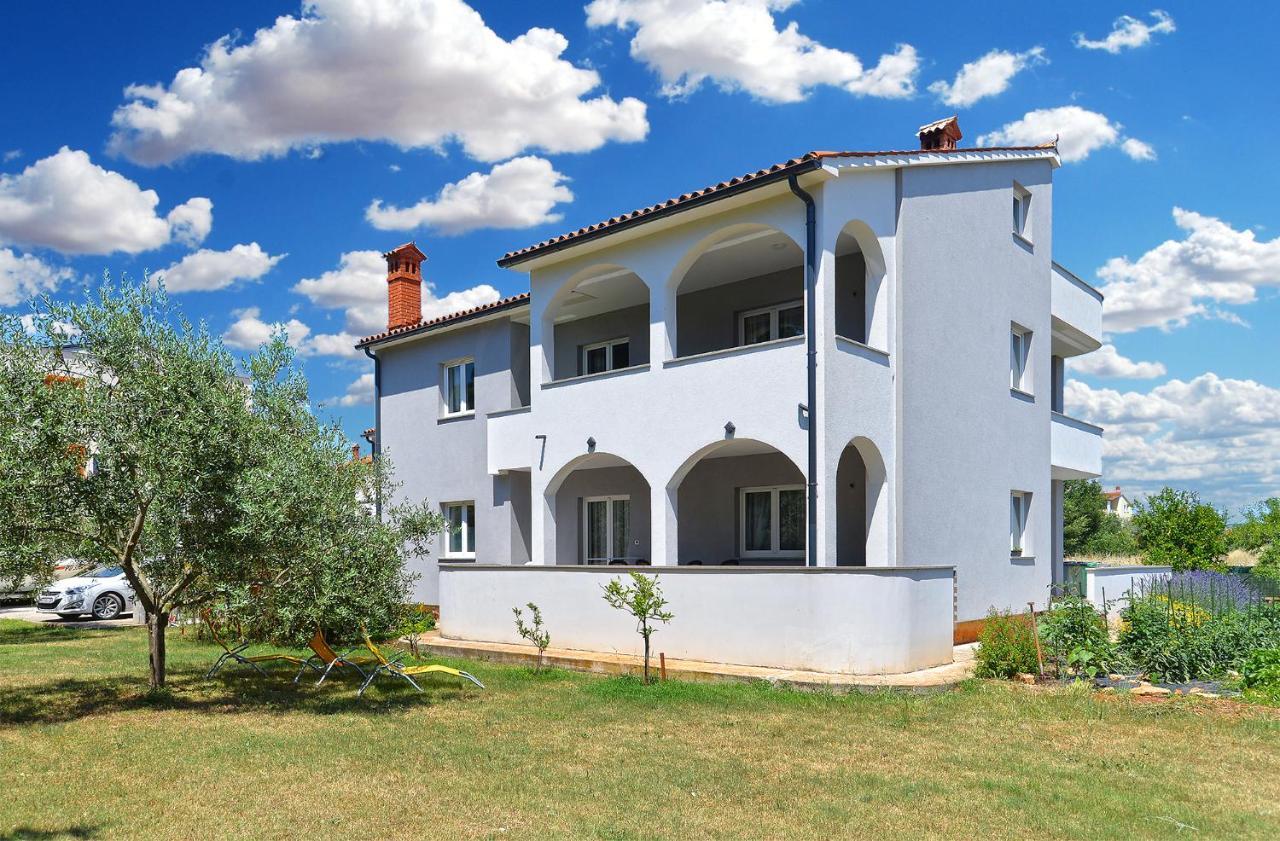 Apartments Elizabeta 1701 Fažana Extérieur photo